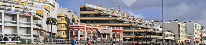 view from north west to Playa Dorada Apartments Las Palmas Canteras beach