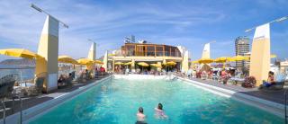 Hotel_Reina-Isabel-Pool-Dach.jpg