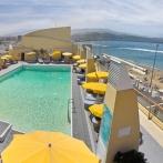 comfortable sleeping rooms ocean-view at Reina Isabel